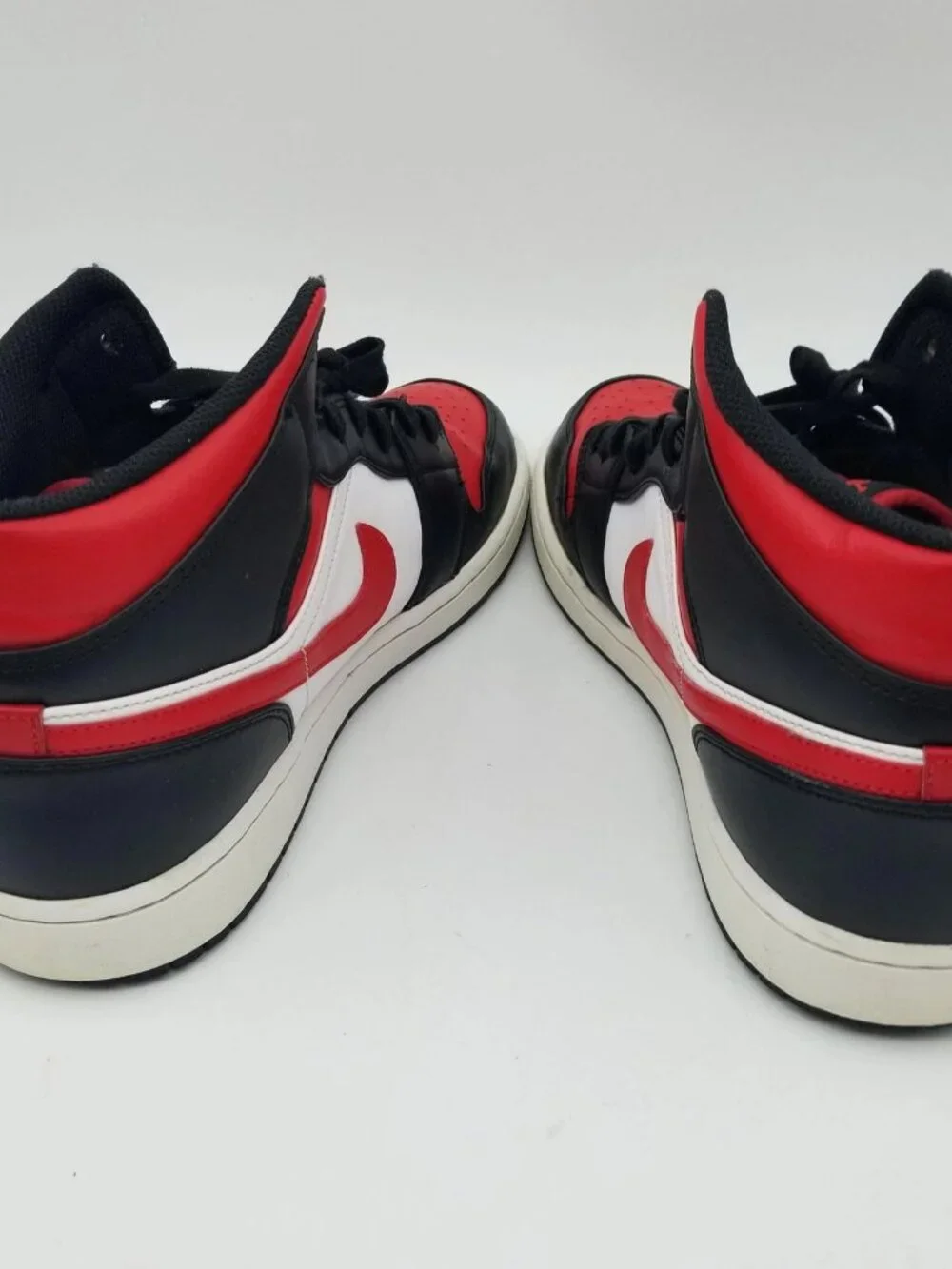 Air Jordan 1 Mid Shoes Mens Size 13 Bred Toe 554724-079 Nike Basketball Sneaker